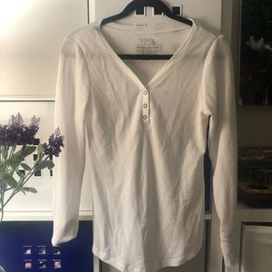Quarter snap-button v neck white long sleeve